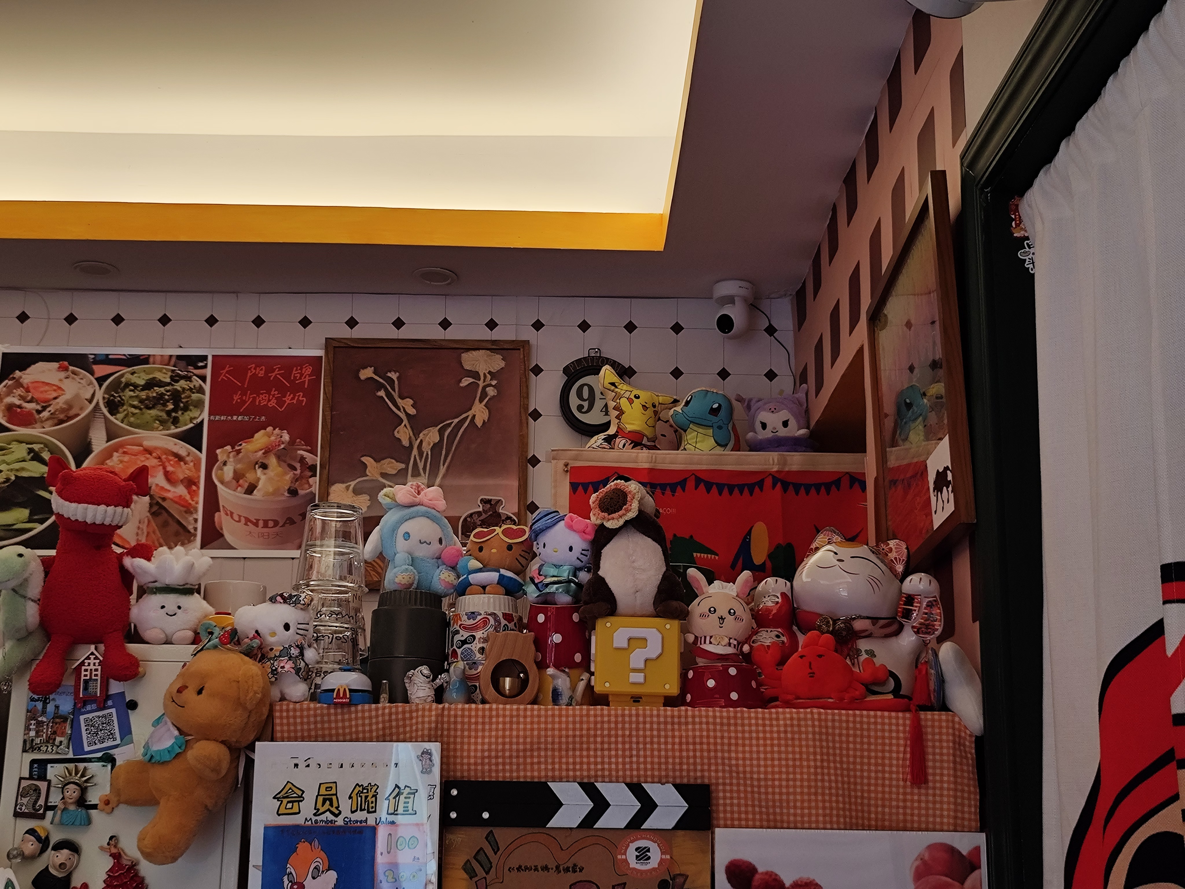 这家店的装修风格蛮不错的